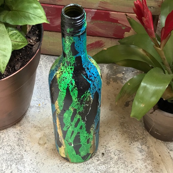 A Cornucopia of Plenty of Upcycled Vases. - Picture 7 of 17